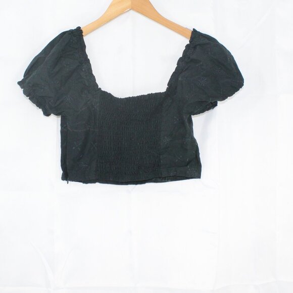 Gap Cotton Black Crop Top with Puffy Sleeves and Embroidered Patterns - Picture 4 of 4